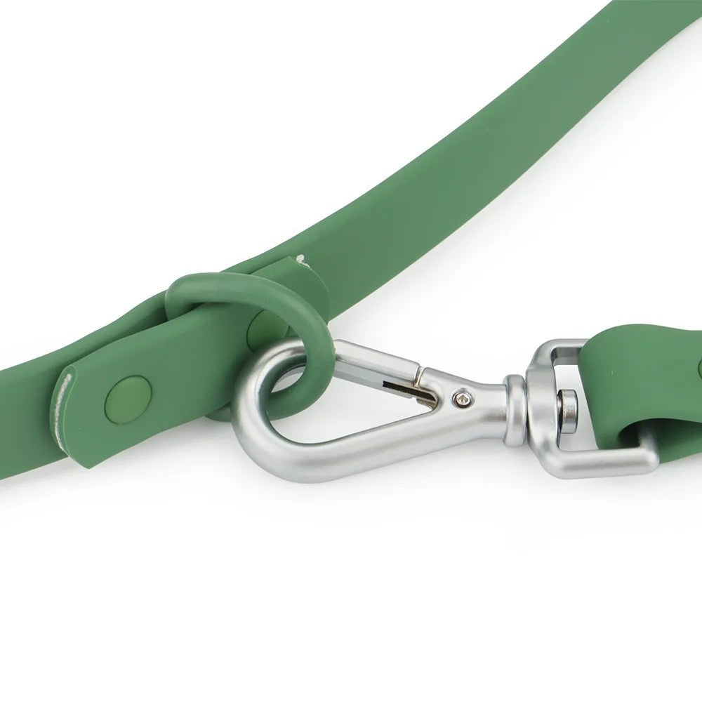 Swivel snap hook on the 19 mm PVC leash