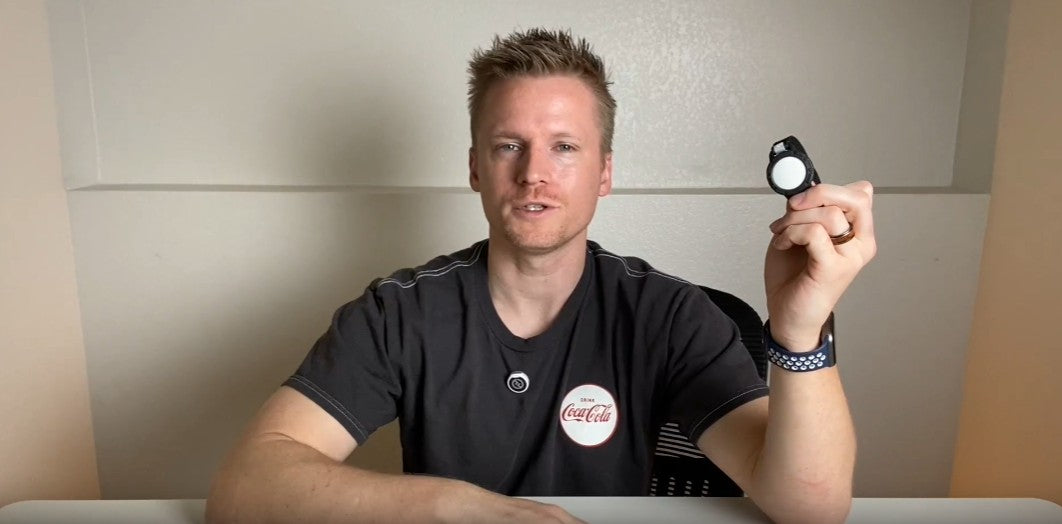 Load video: breakaway Reflective AirTag Cat-Collar-holder
