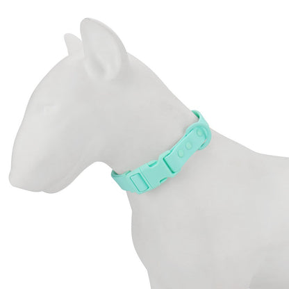 Mint quick release collar on a pet figure